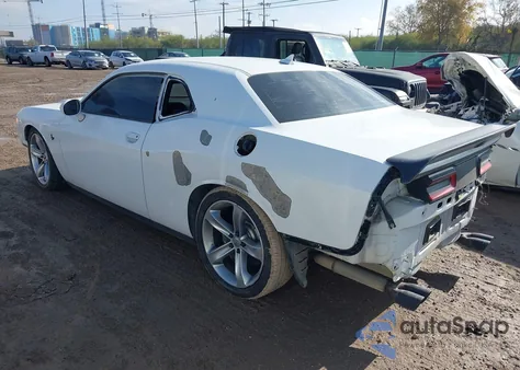 2015 Dodge Challenger R/T Scat Pack z USA, uszkodzony, nr VIN 2C3CDZFJ4FH822119